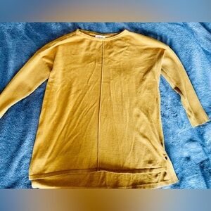 Women 3/4 sleeve mustard color shirt size PS